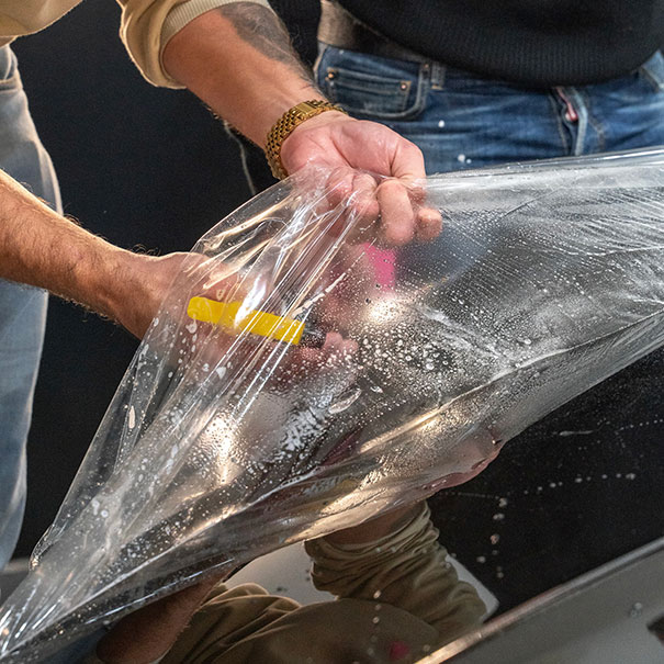 Protection invisible pour carrosserie automobile